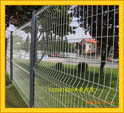 雙層卷邊鋼絲網(wǎng)片 車(chē)間隔離與防護(hù)的優(yōu)選方案