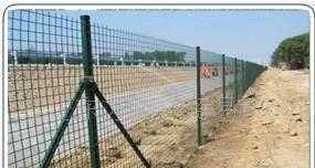 荷蘭網(wǎng) 安全防護(hù)的多面手，解析勾花網(wǎng)的多樣應(yīng)用